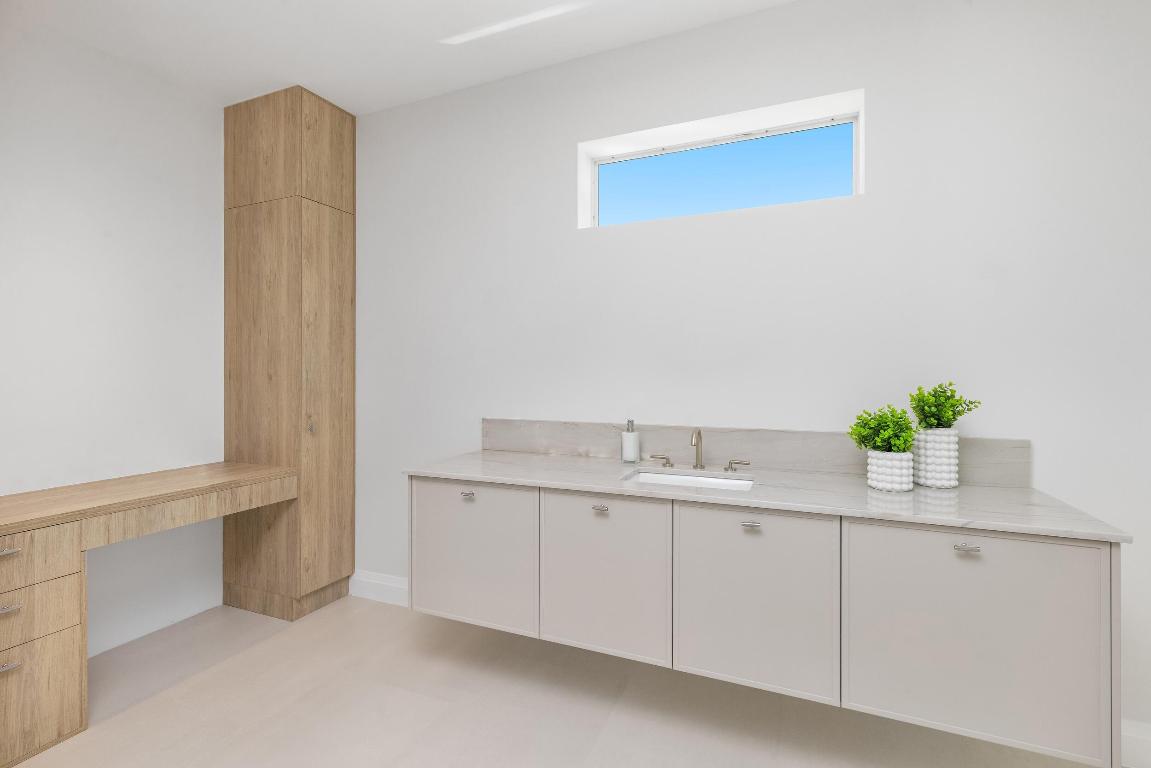 BOCA HARBOUR 4TH SEC - Residential