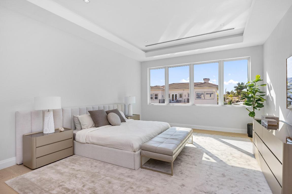 BOCA HARBOUR 4TH SEC - Residential