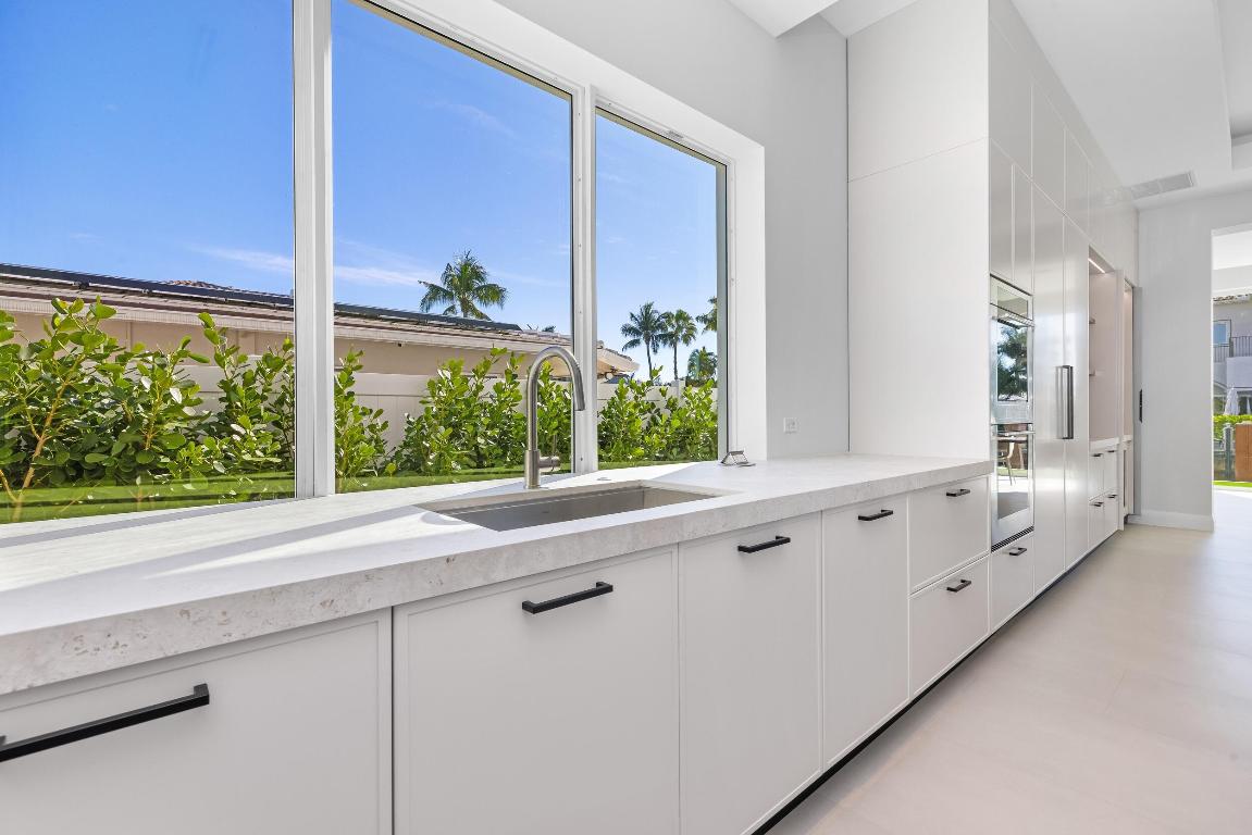 BOCA HARBOUR 4TH SEC - Residential