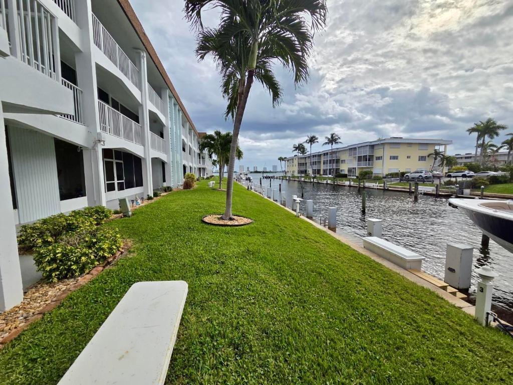 SHORE CLUB APTS B & C CONDO - Residential Lease