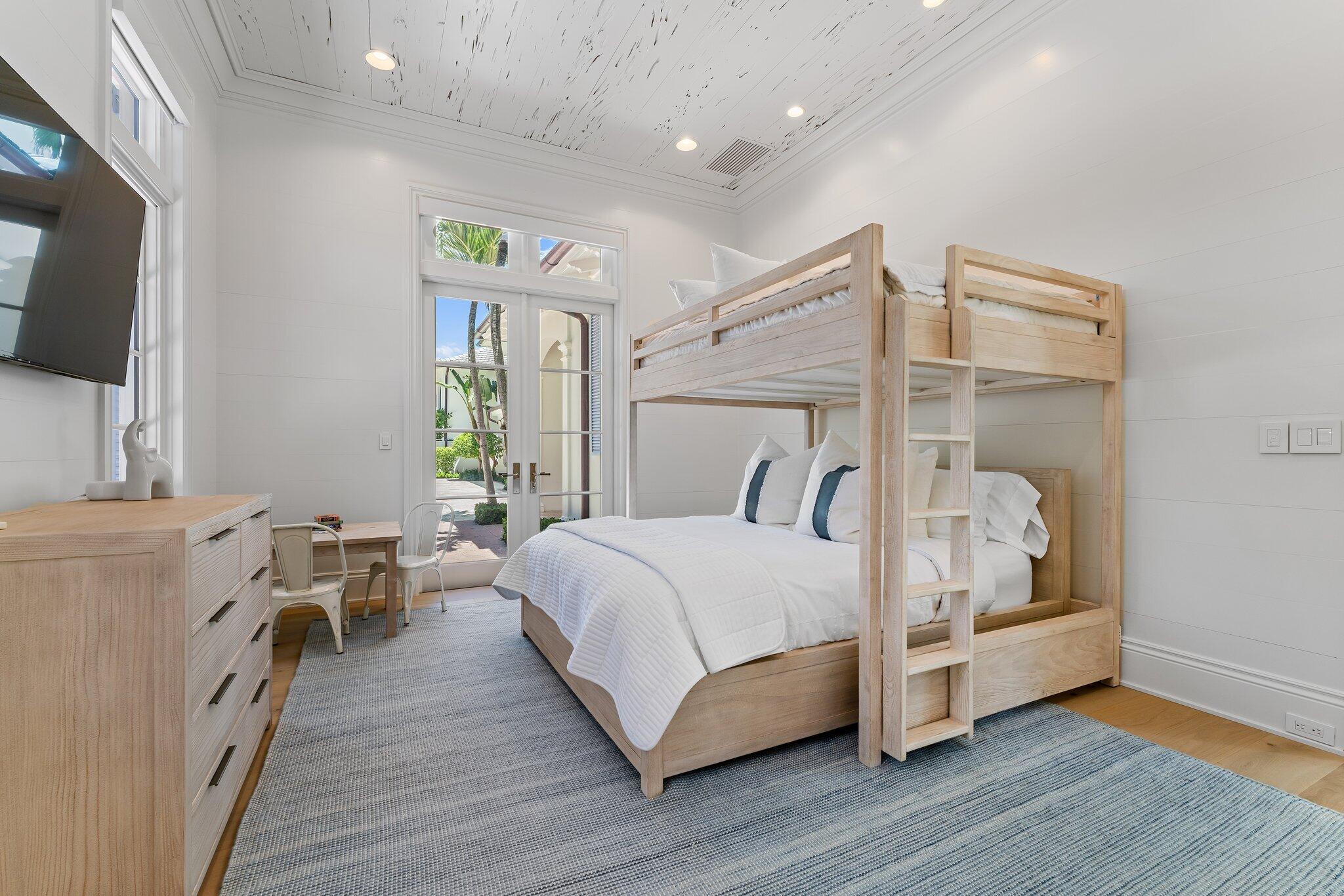 OLD PORT VILLAGE 1 - Residential