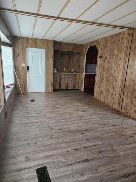 SPANISH LAKES GOLF VILLAGE - Residential