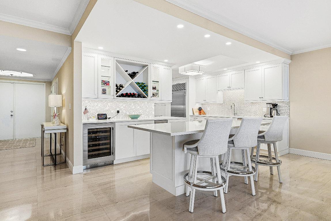 SAILFISH POINT - Residential