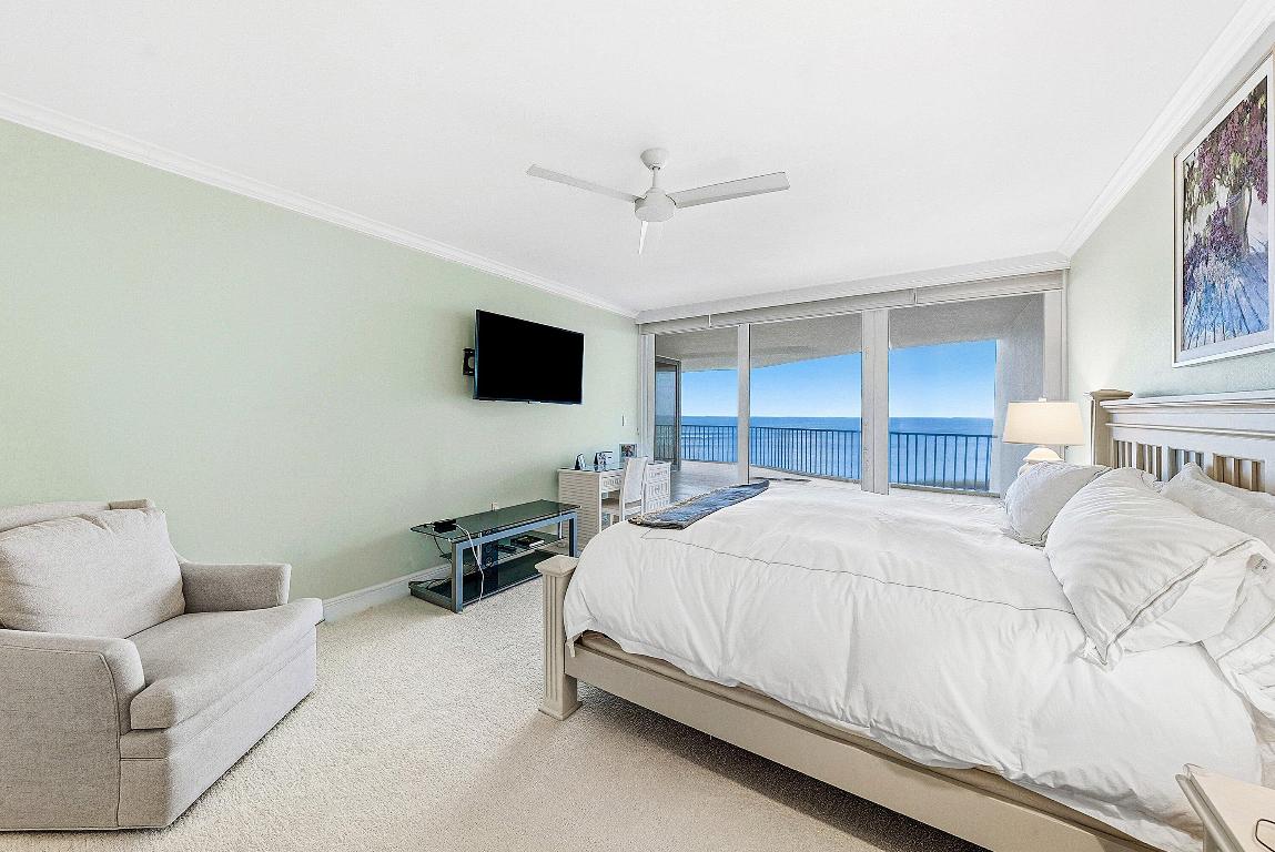 SAILFISH POINT - Residential