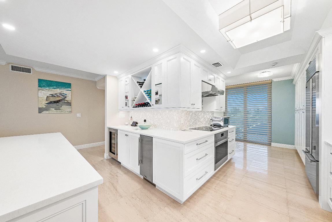 SAILFISH POINT - Residential