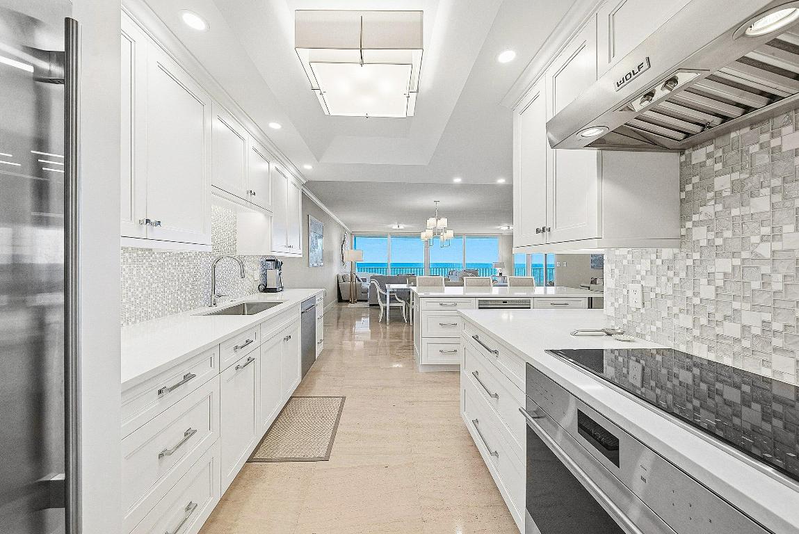 SAILFISH POINT - Residential