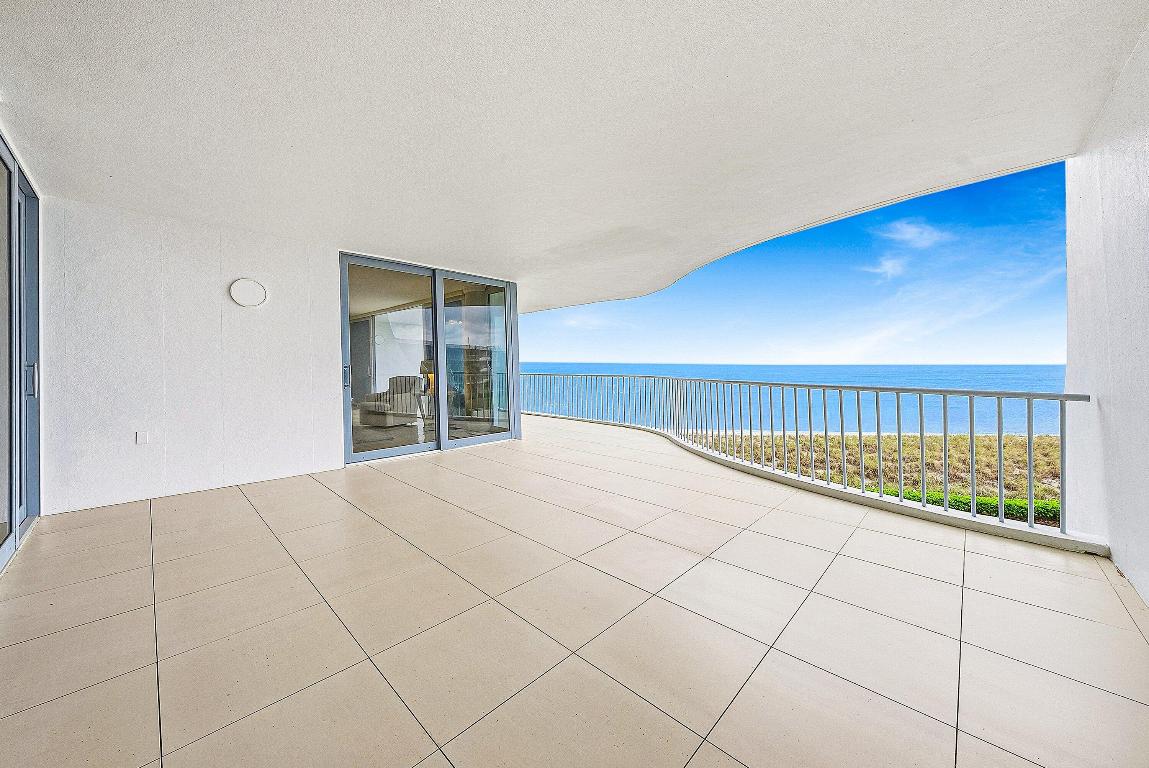 SAILFISH POINT - Residential