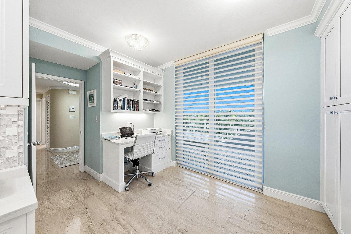 SAILFISH POINT - Residential