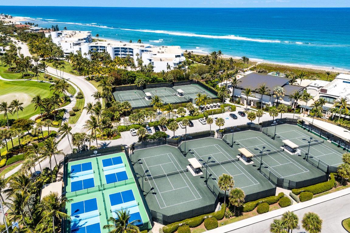 SAILFISH POINT - Residential