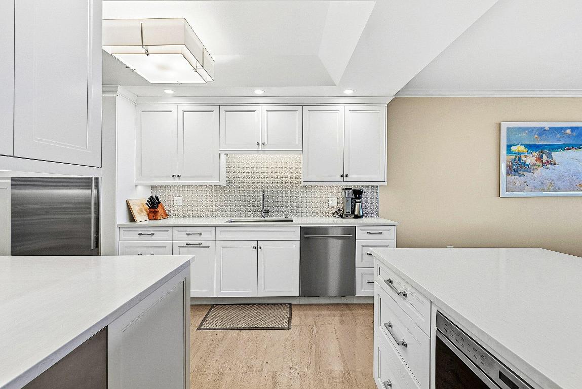 SAILFISH POINT - Residential