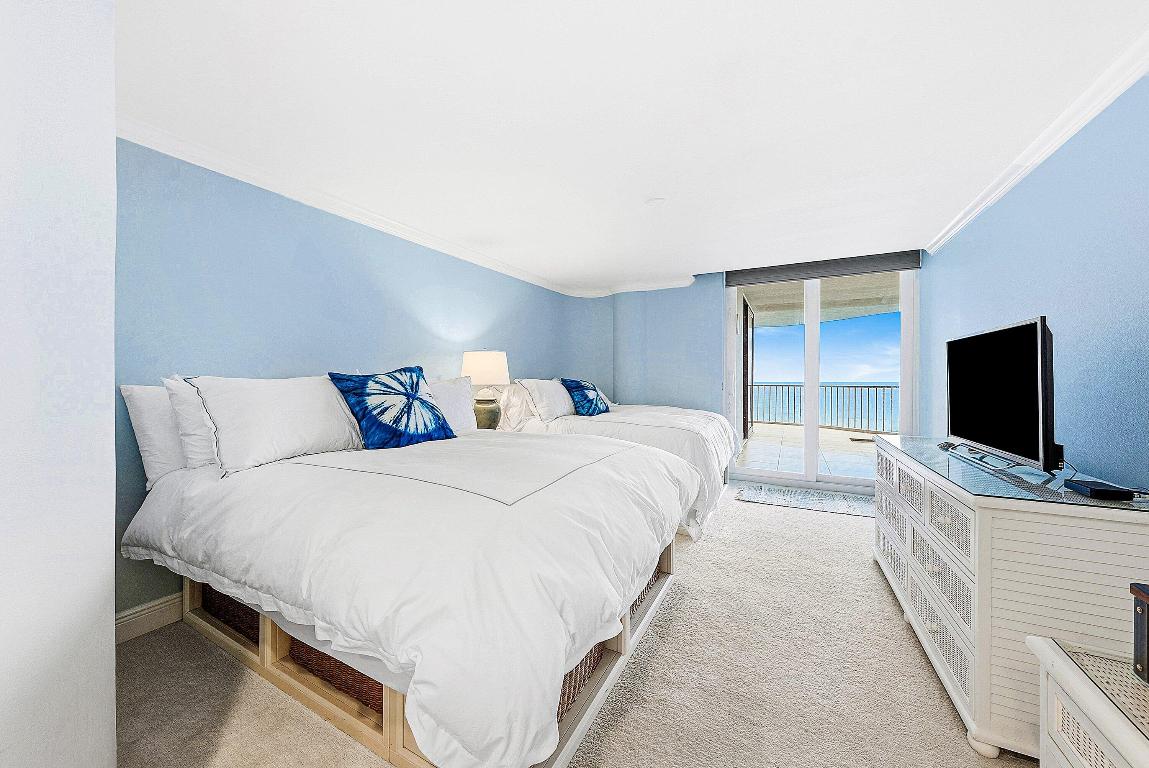 SAILFISH POINT - Residential