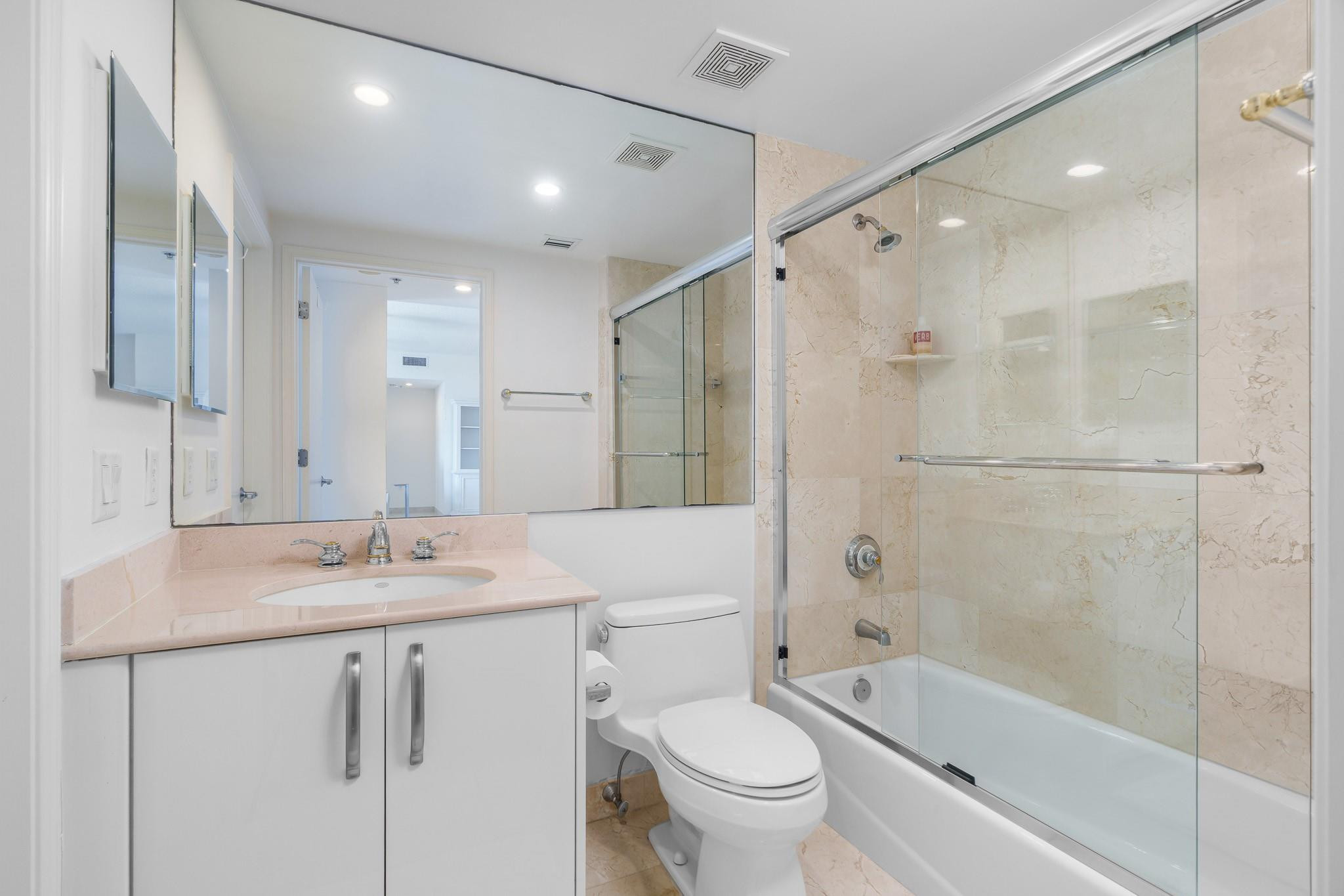 OCEAN PLAZA - Residential