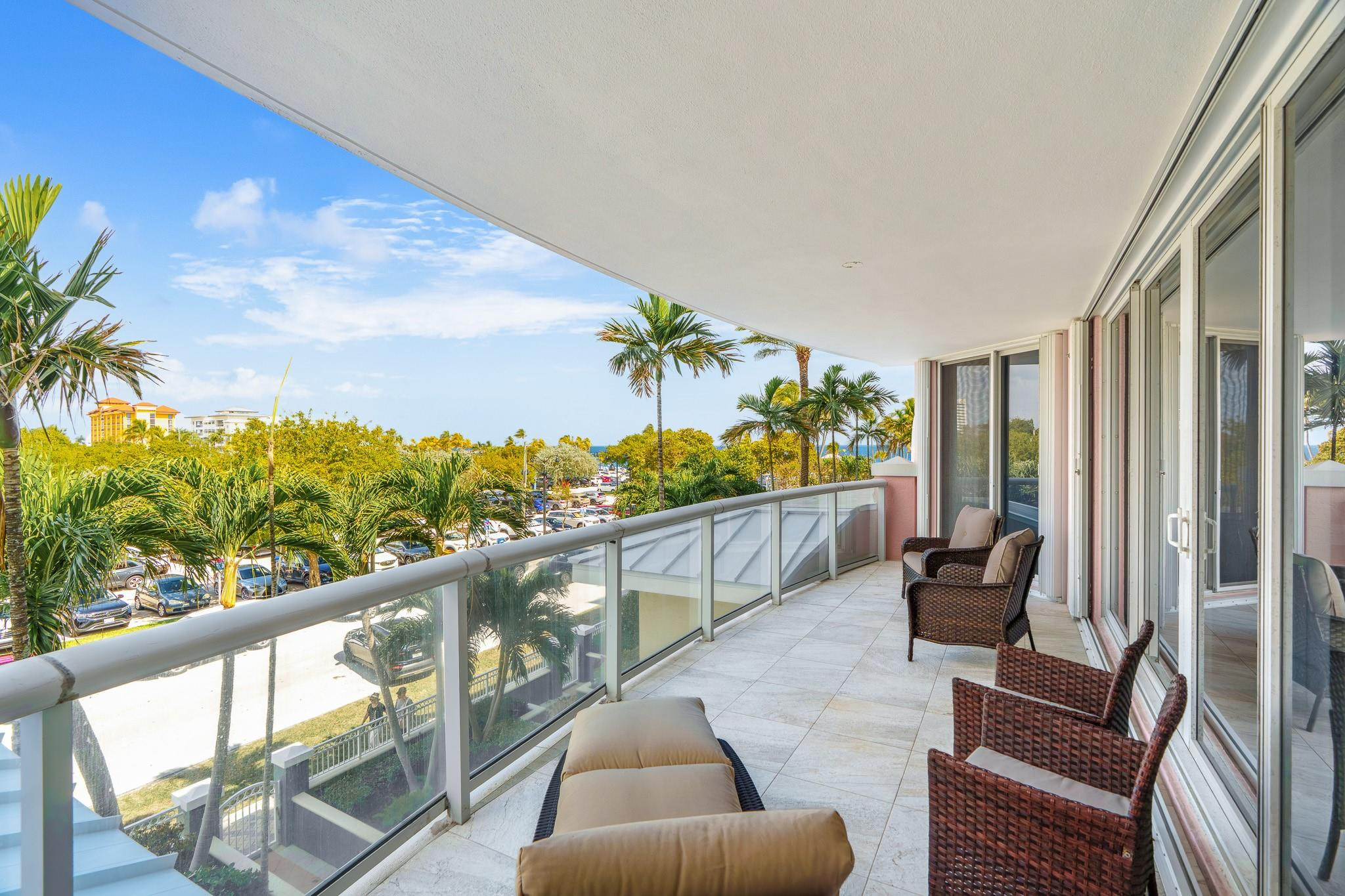 OCEAN PLAZA - Residential