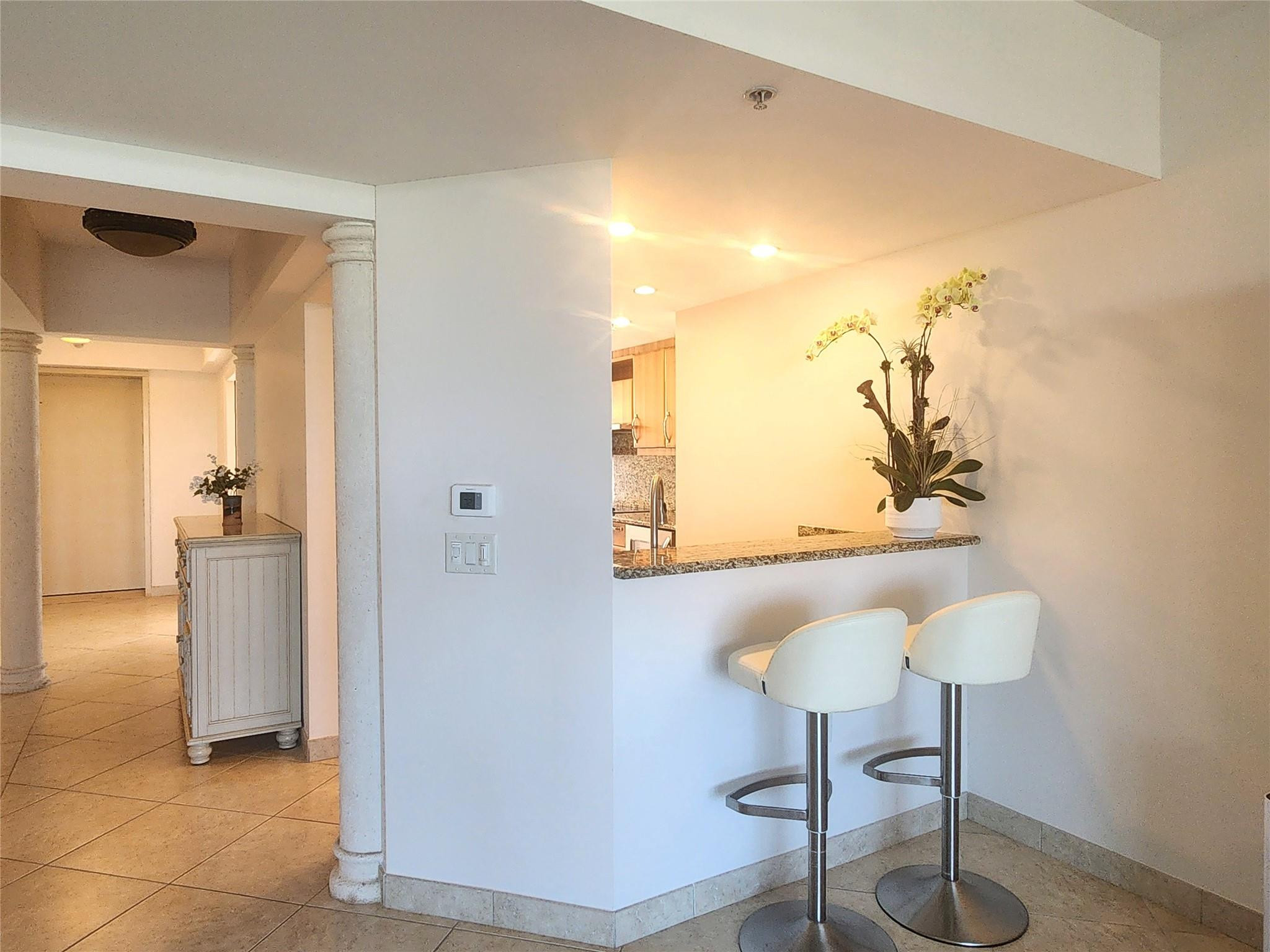 OCEAN PLAZA - Residential