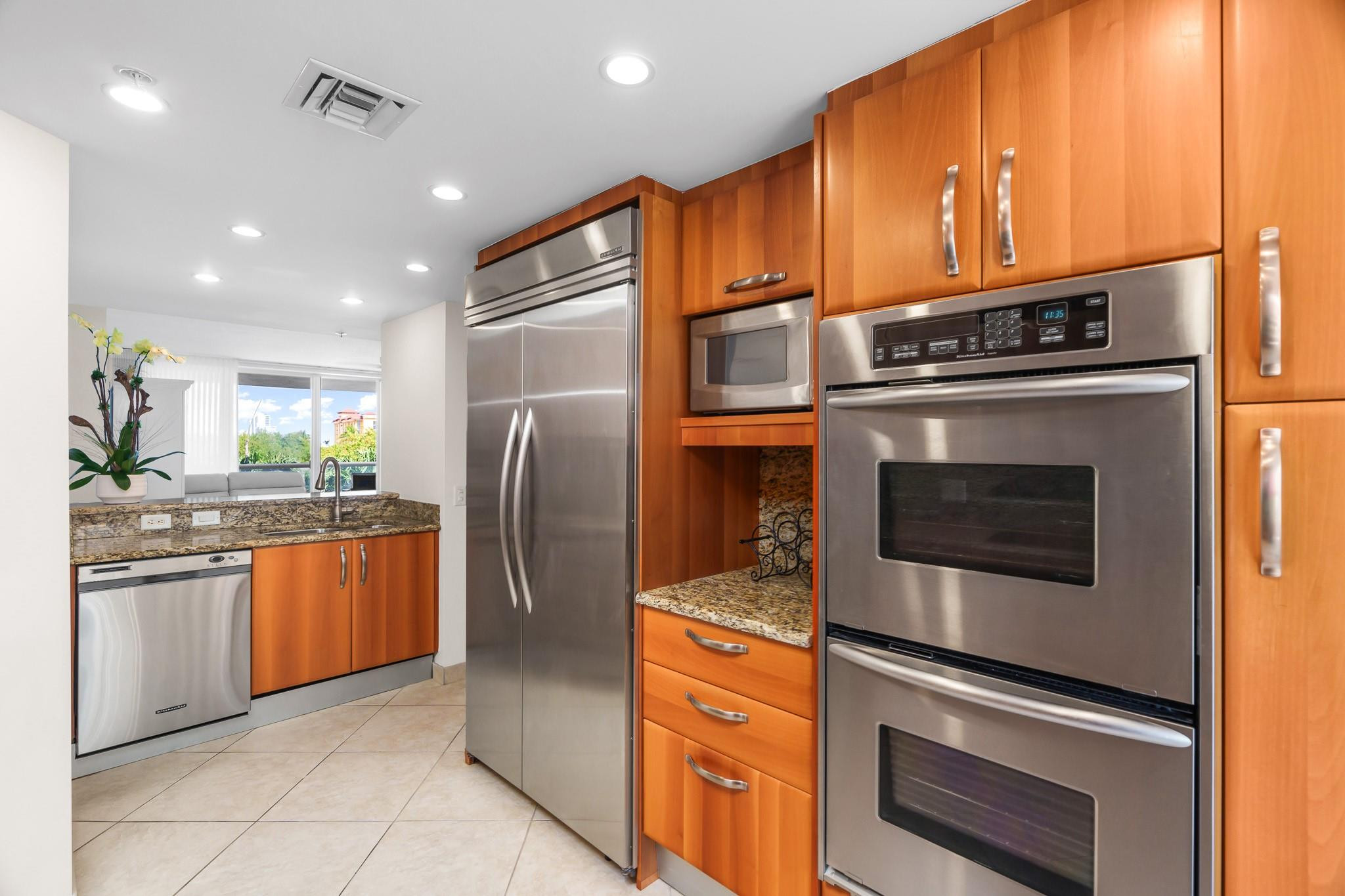 OCEAN PLAZA - Residential