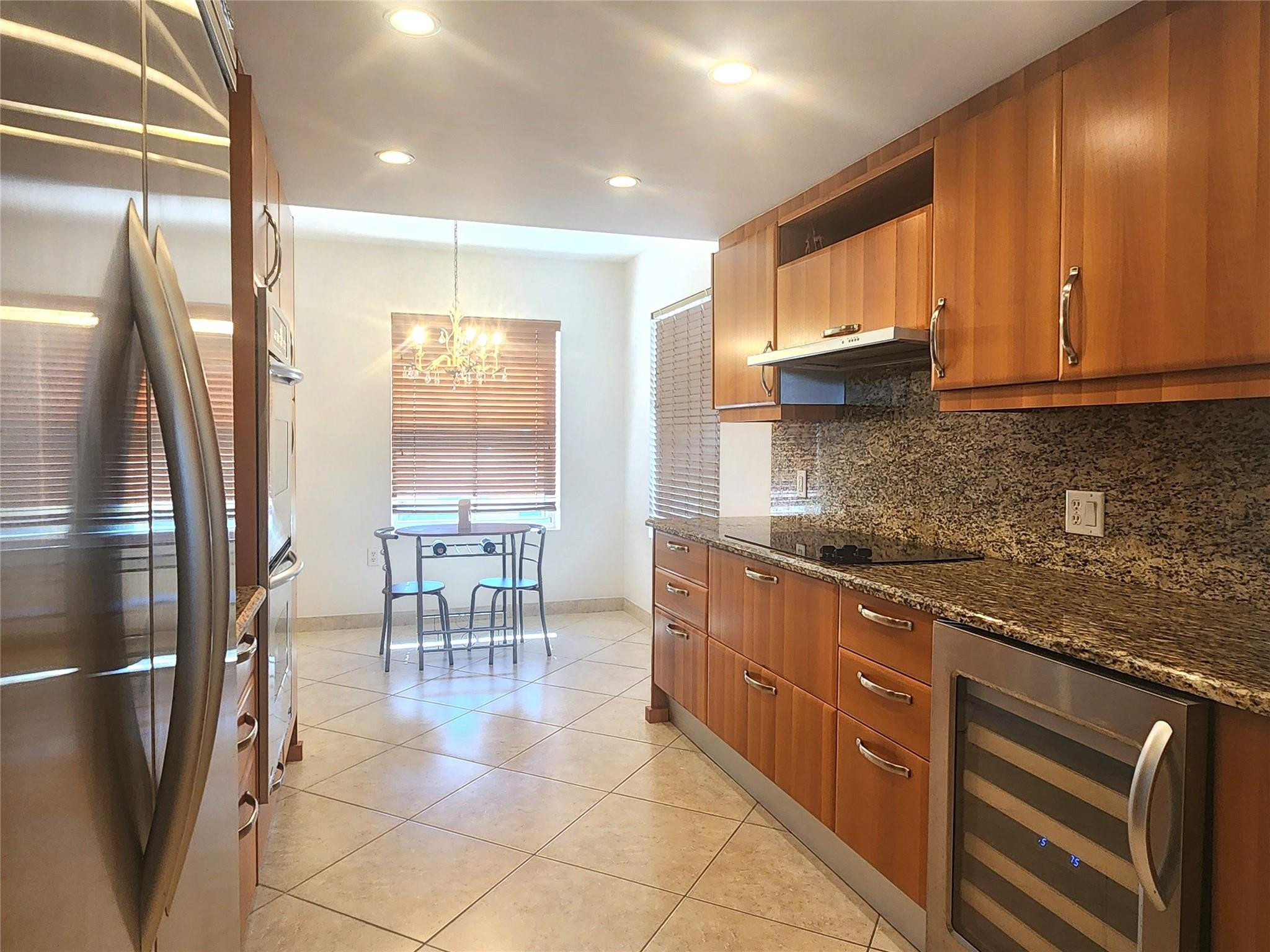 OCEAN PLAZA - Residential