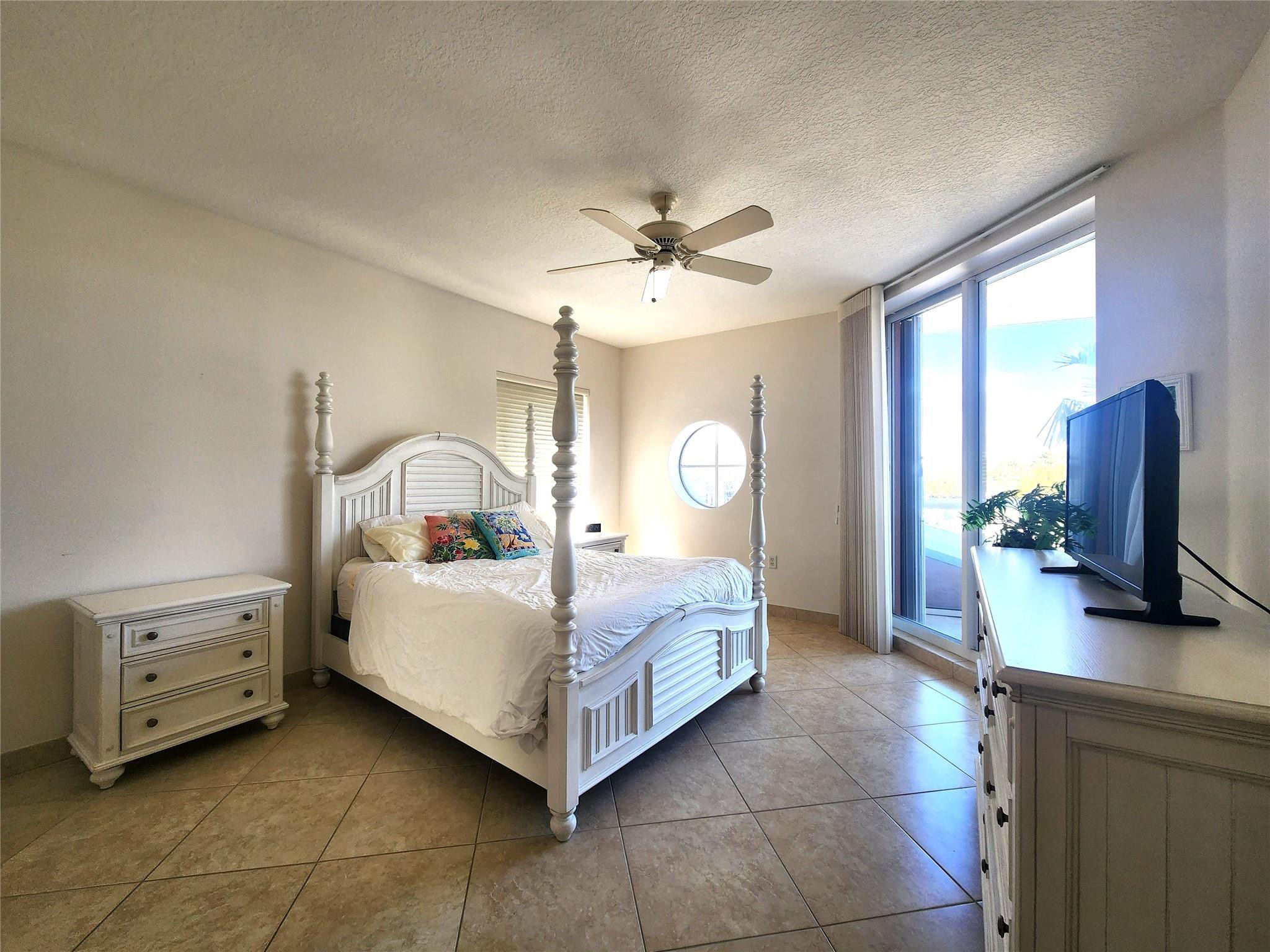 OCEAN PLAZA - Residential