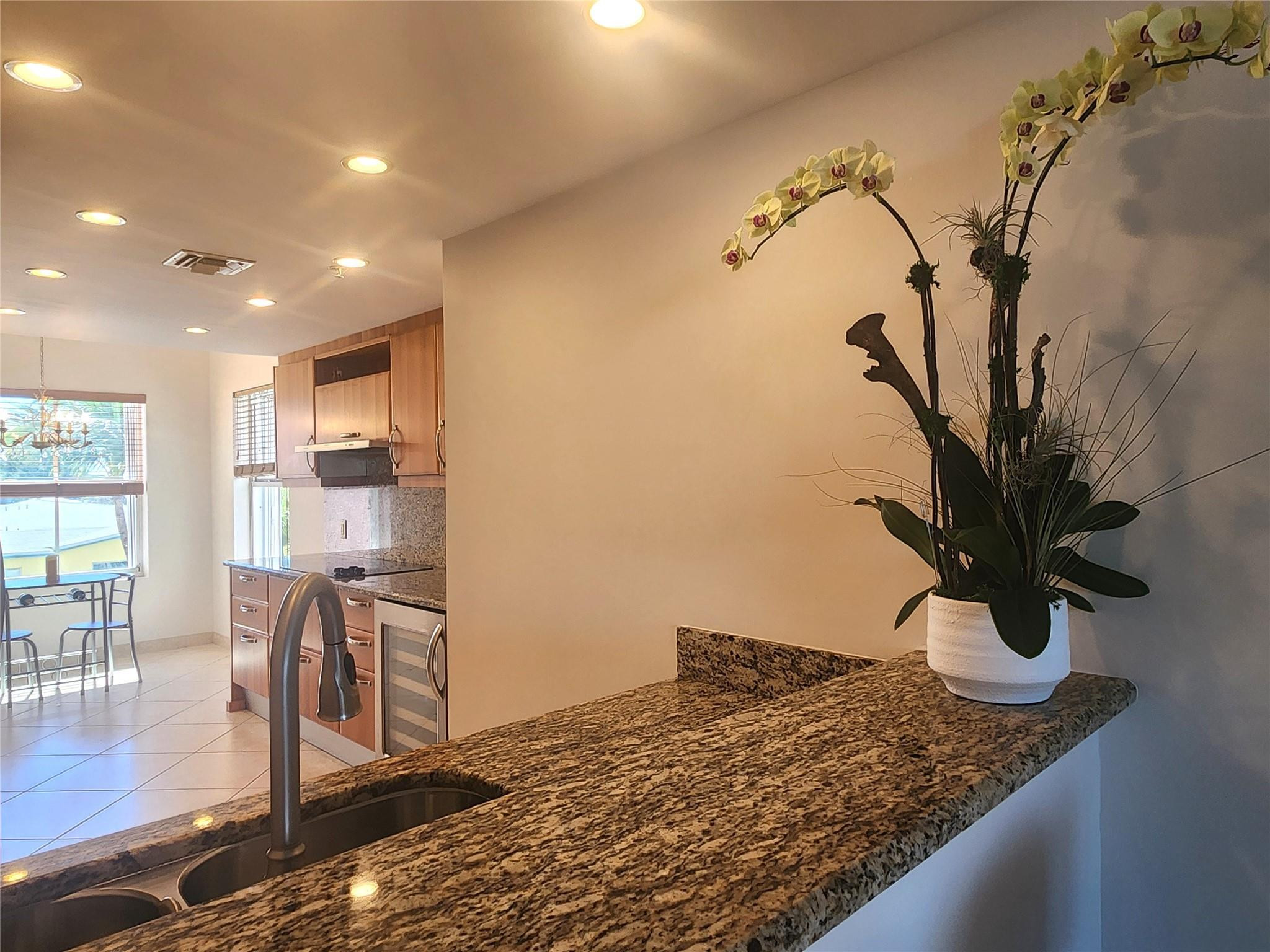 OCEAN PLAZA - Residential