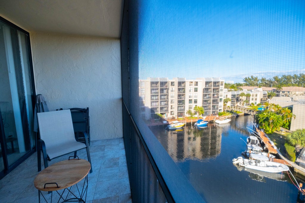Photo of 4 ROYAL PALM Way #6050, Boca Raton, FL 33432 (MLS # B26091878)