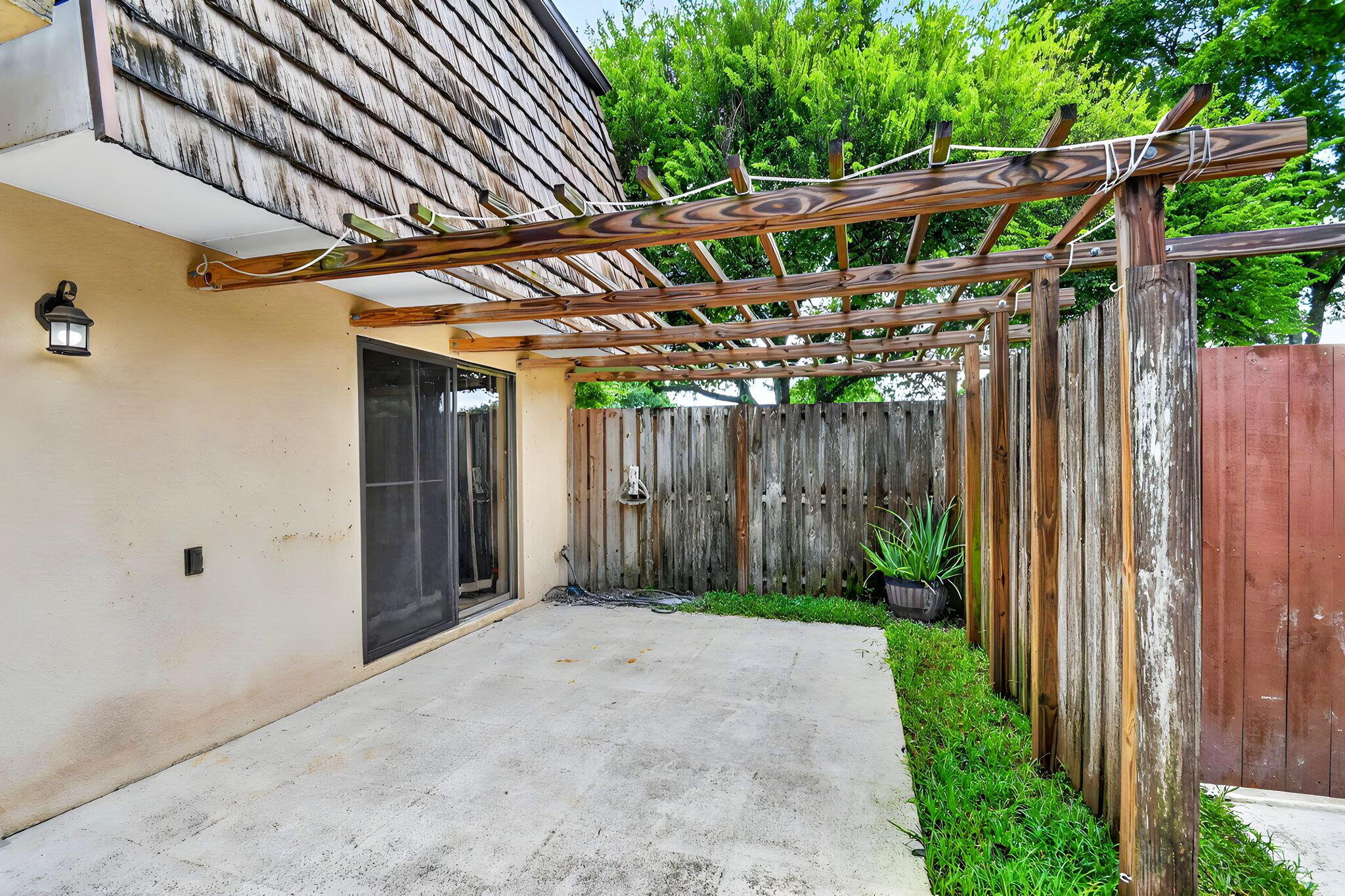1923 19th Lane