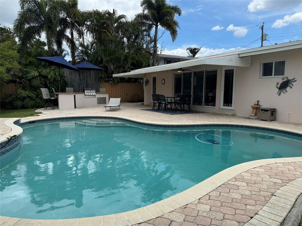 Photo of 2537 Key Largo Ln, Fort Lauderdale, FL 33312 (MLS # F10433486)