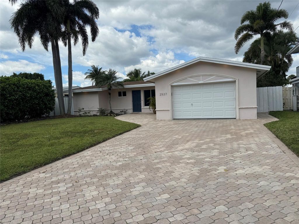 Photo of 2537 Key Largo Ln, Fort Lauderdale, FL 33312 (MLS # F10433486)