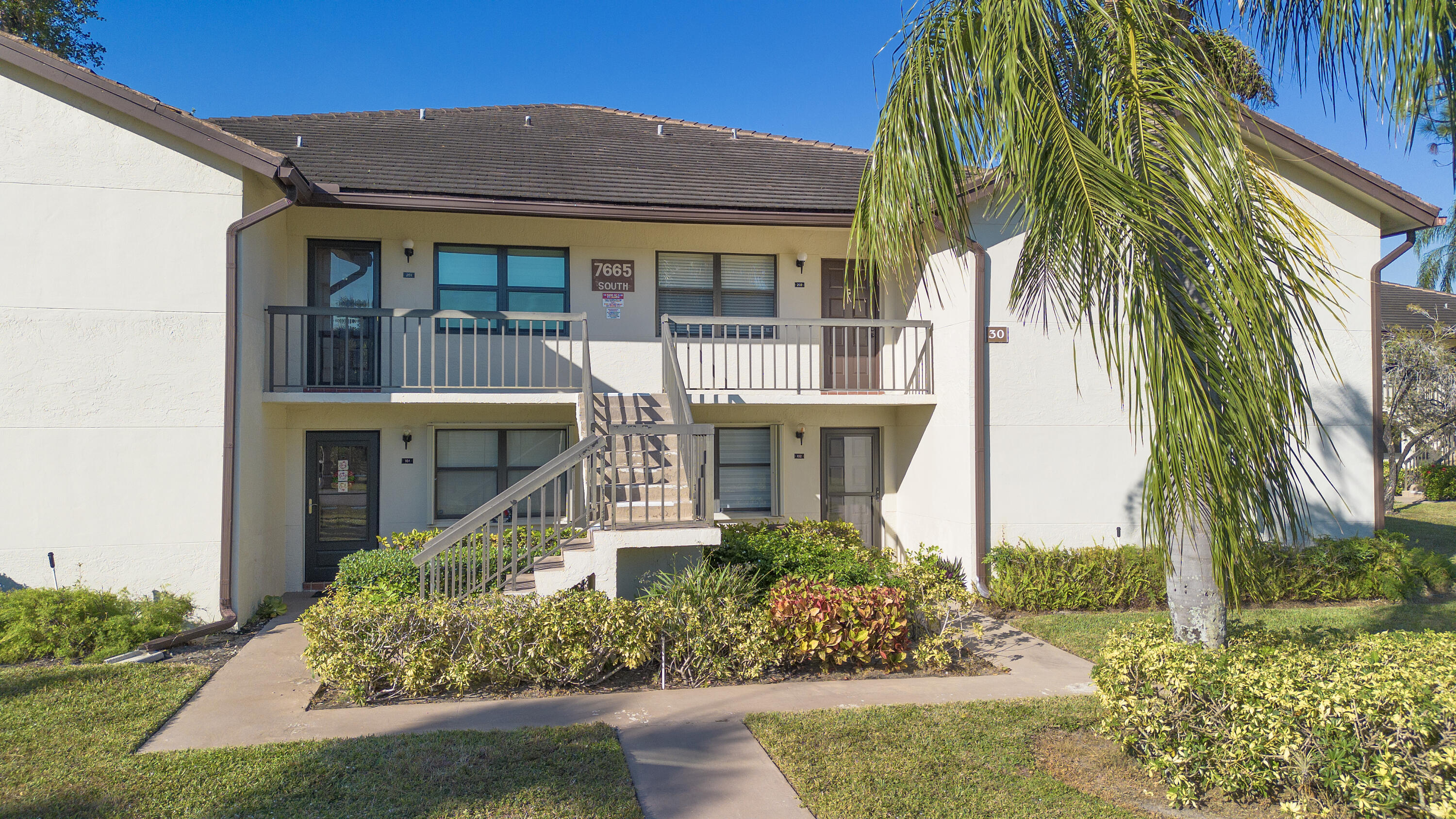 LUCERNE POINTE ONE,TWO,THREE FOUR,SEVEN,EIGHT,NINE - Residential