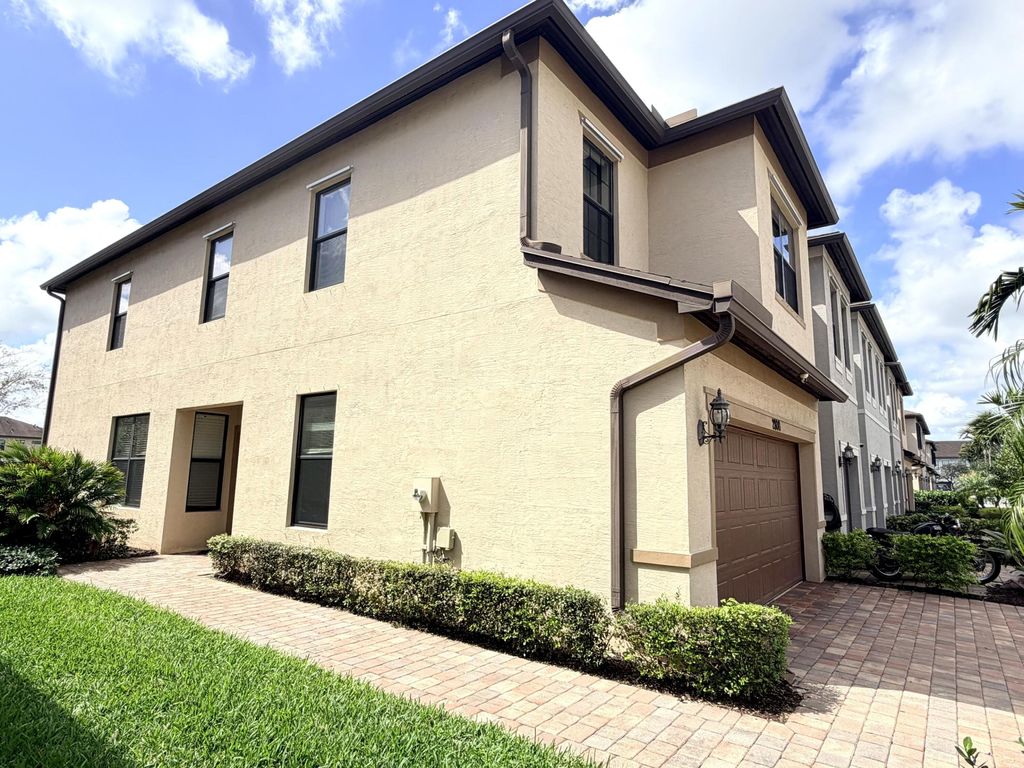 Photo of 2800 Troubadour St, Palm Springs, FL 33406 (MLS # B26000601)