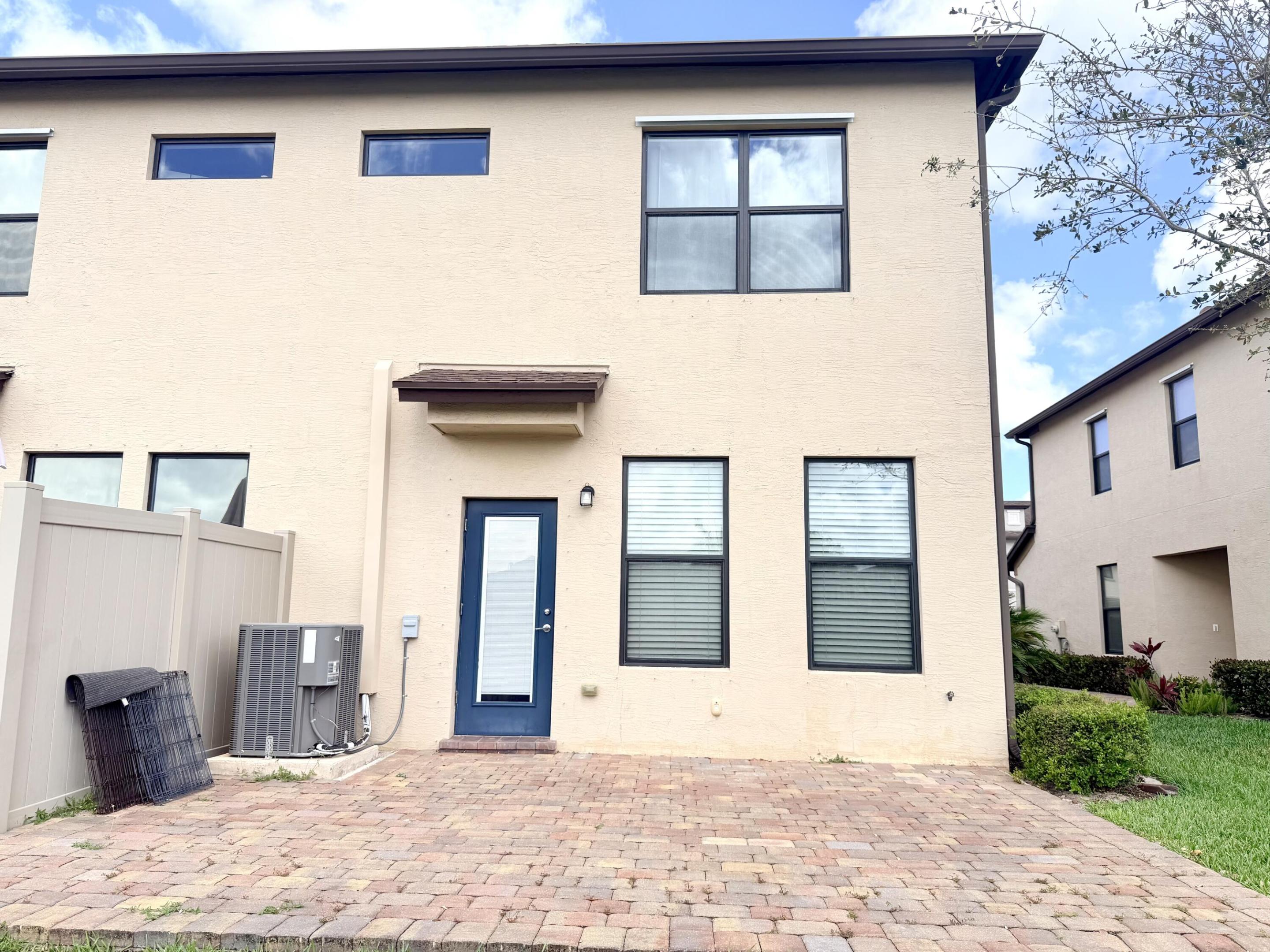 PRESTON SQUARE - Residential Lease