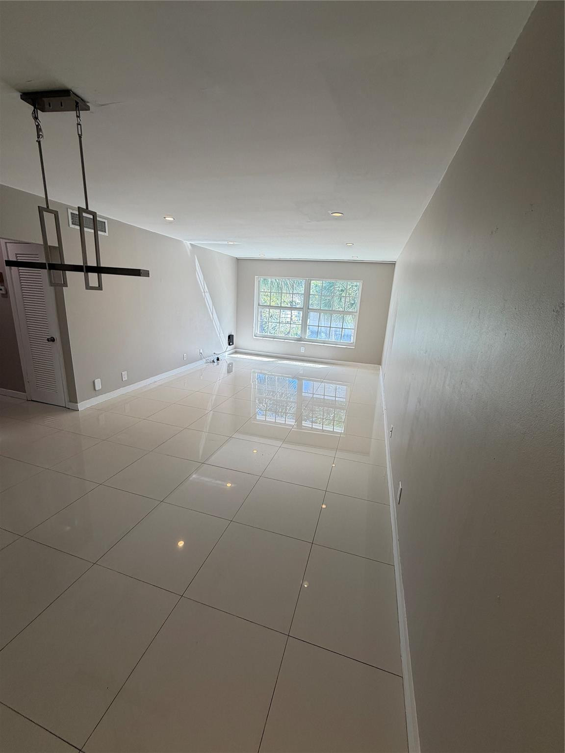 Imperial Point Colonnades - Residential Lease