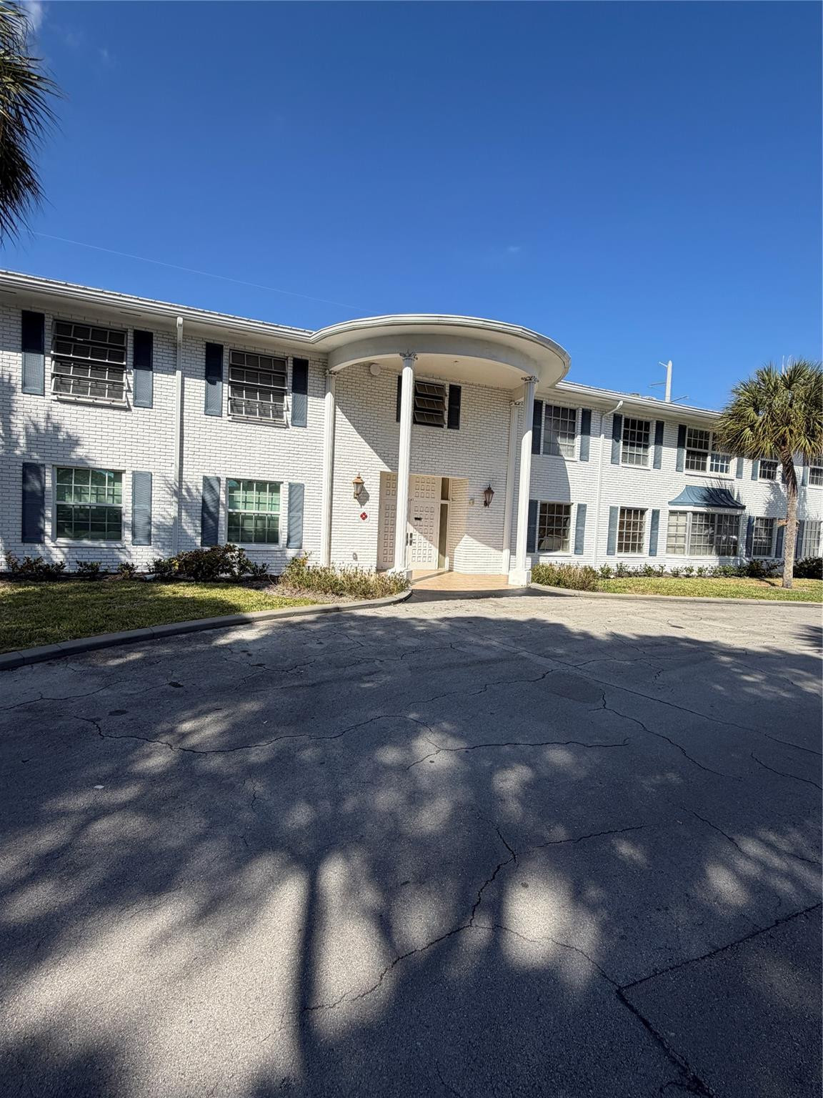 Imperial Point Colonnades - Residential Lease