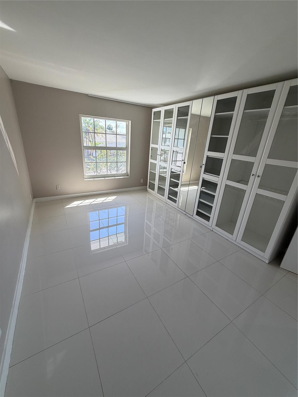 Imperial Point Colonnades - Residential Lease