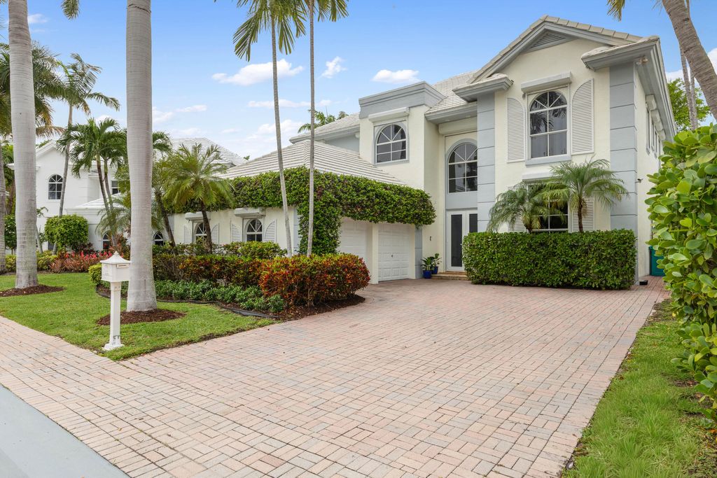 Photo of 24 Grand Bay Estates Circle, Key Biscayne, FL 33149 (MLS # B26004621)