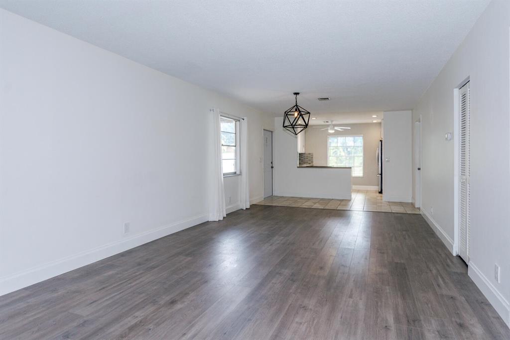 LOS MANGOS - Residential