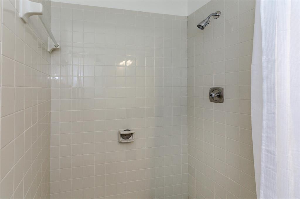 LOS MANGOS - Residential