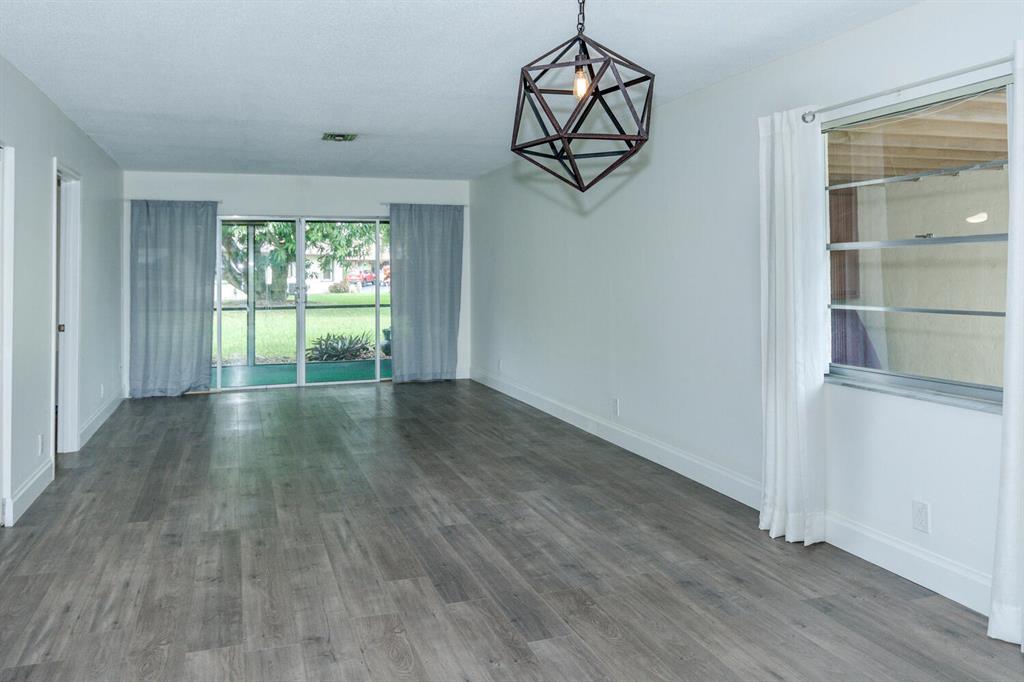 LOS MANGOS - Residential