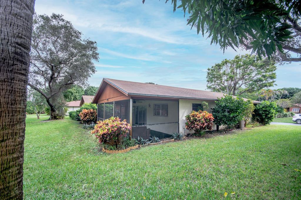 LOS MANGOS - Residential