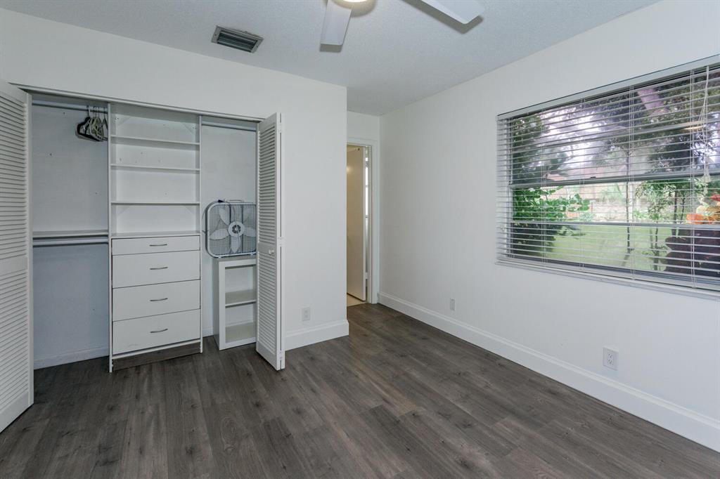 LOS MANGOS - Residential