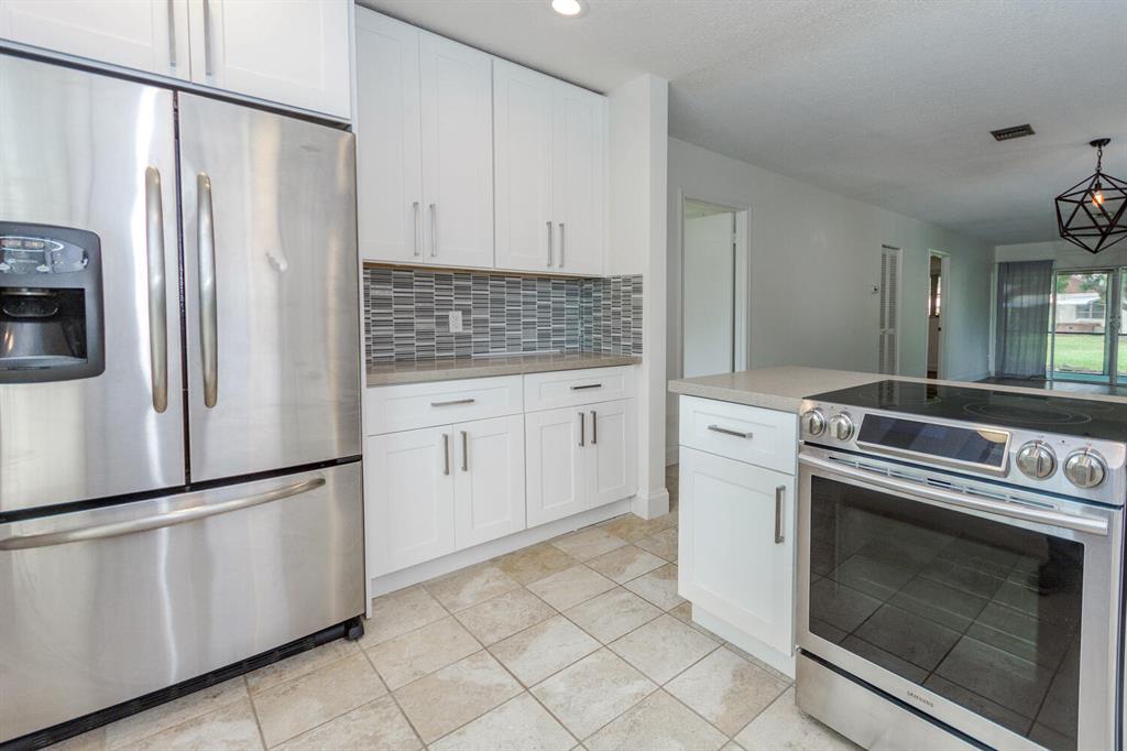 LOS MANGOS - Residential