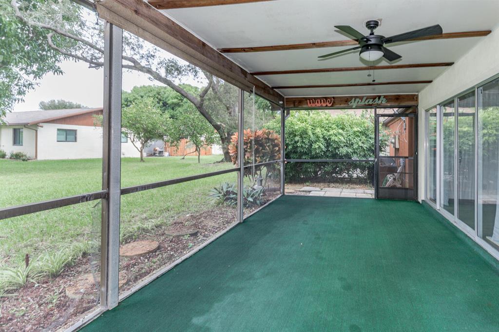 LOS MANGOS - Residential