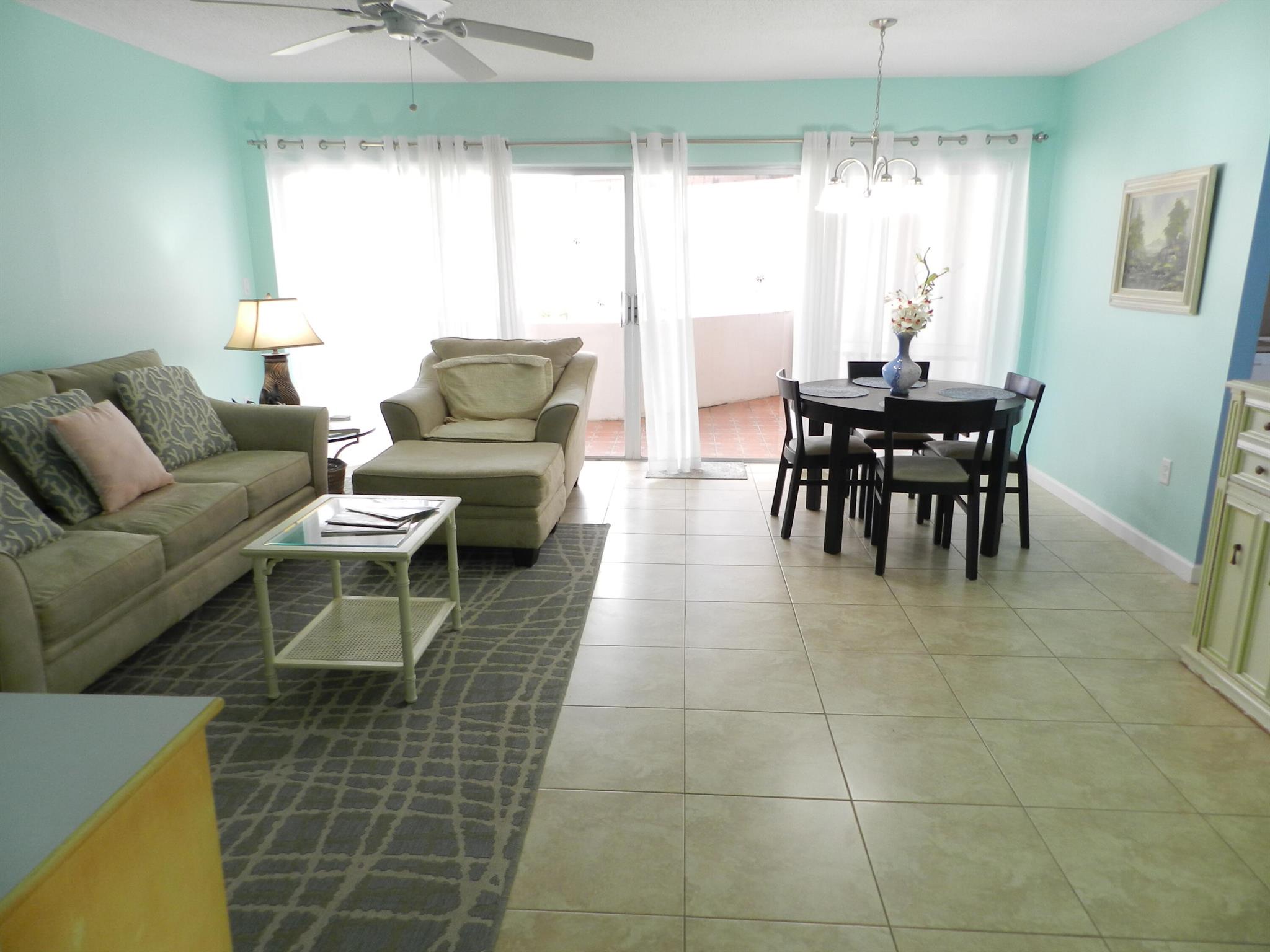 6 Greenway Village N 202
