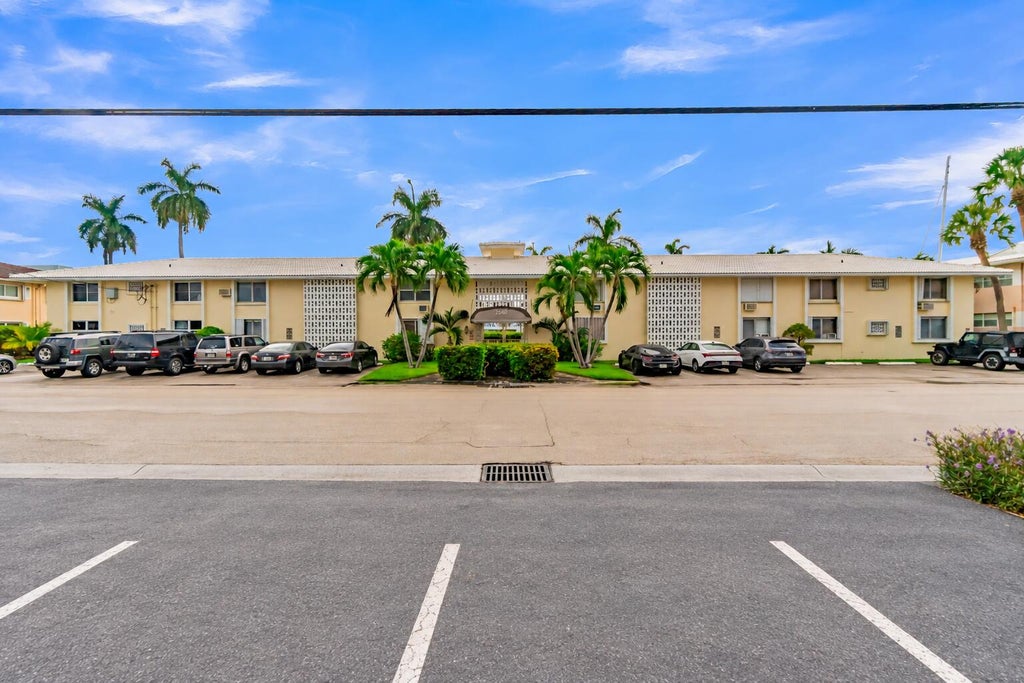 Photo of 2840 NE 33RD Court #2, Fort Lauderdale, FL 33306 (MLS # B26077205)