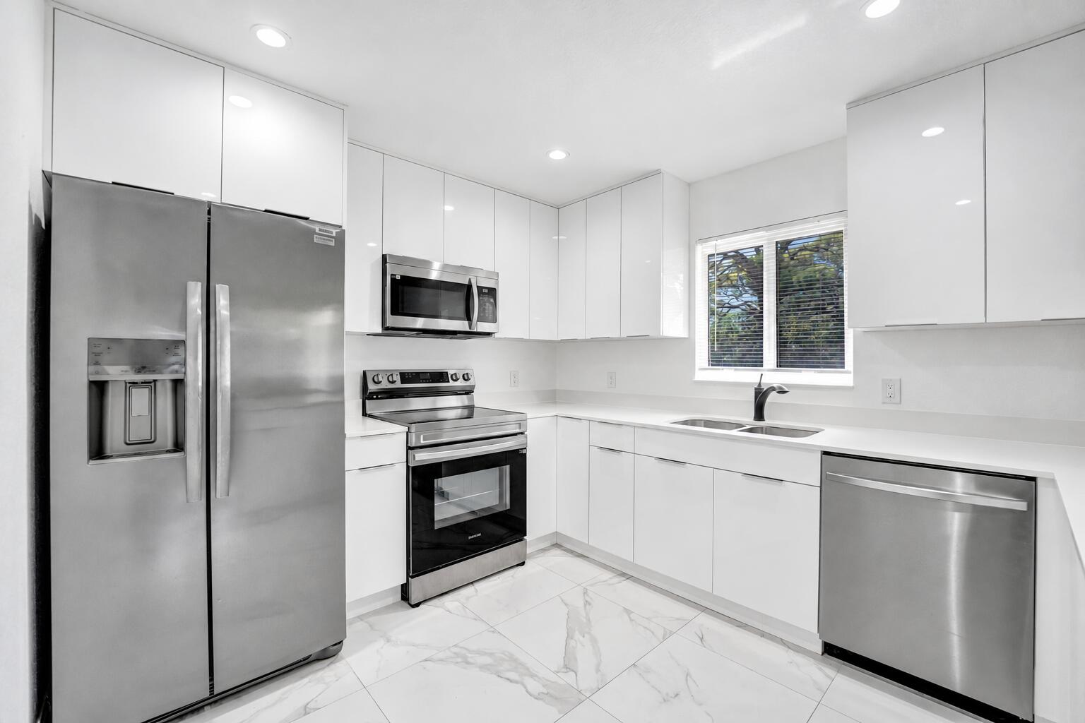 830 NW 19TH Terrace