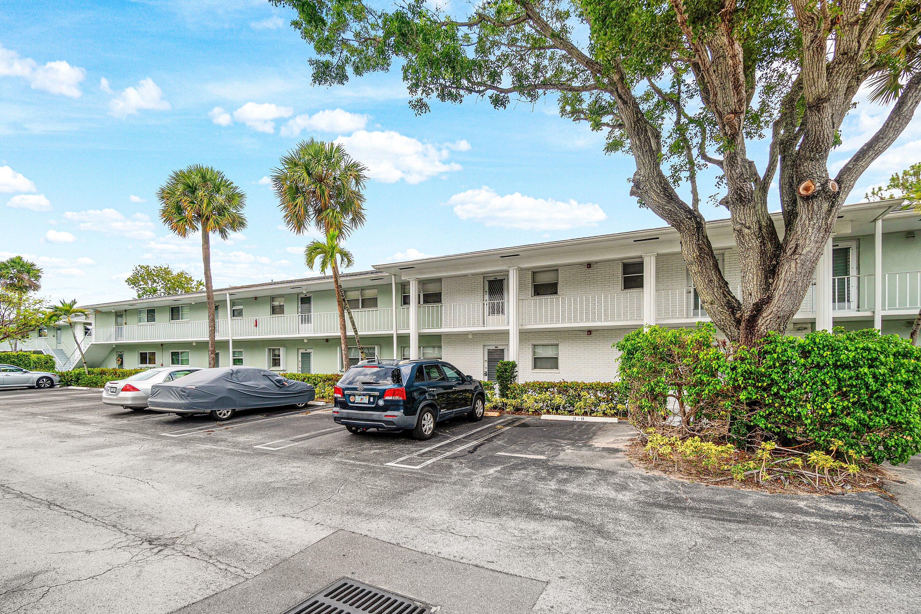 SABAL PINE CONDO - Residential