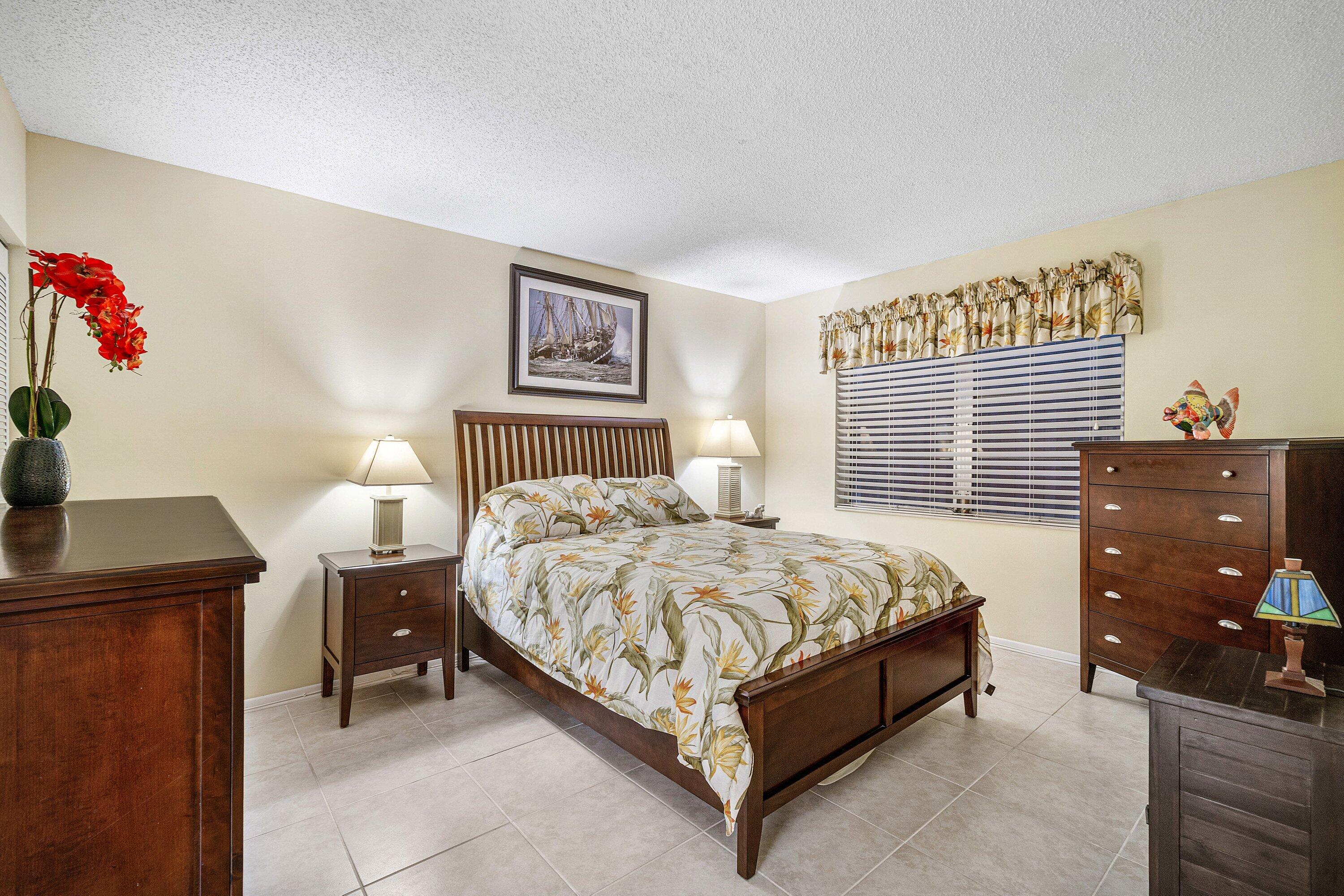 SABAL PINE CONDO - Residential