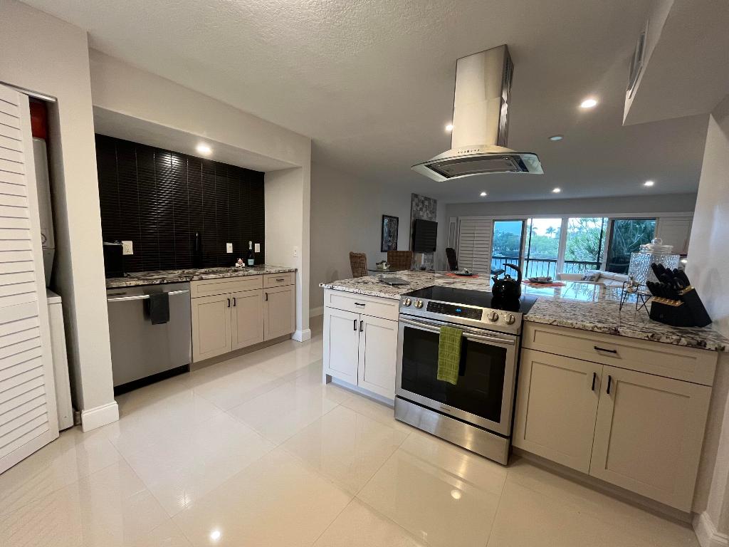 RIVERBEND CONDO - Residential