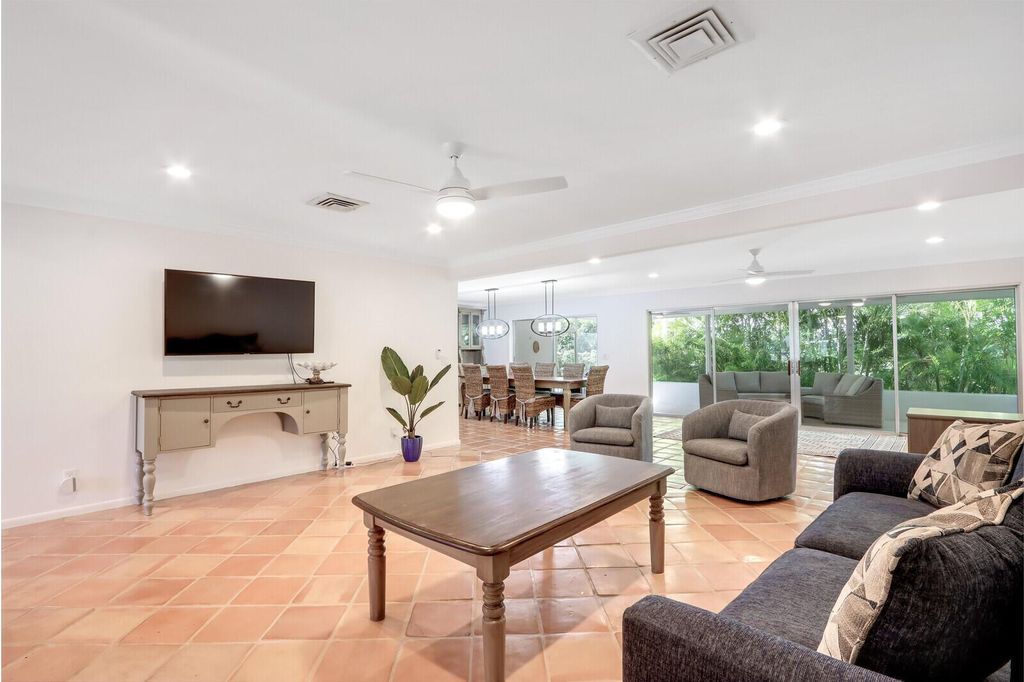 Photo of 33 Ocean Drive, Jupiter Inlet Colony, FL 33469 (MLS # R11014482)