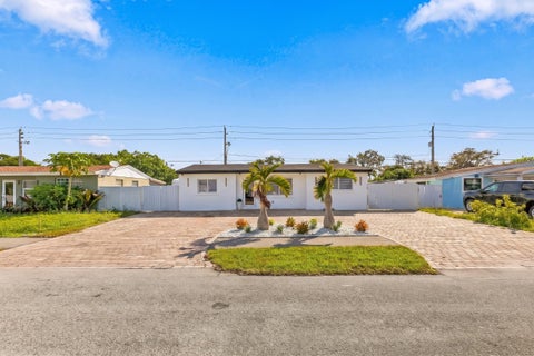 Tiny photo for 148 Browning Dr E, West Palm Beach, FL 33406 (MLS # B26090959)