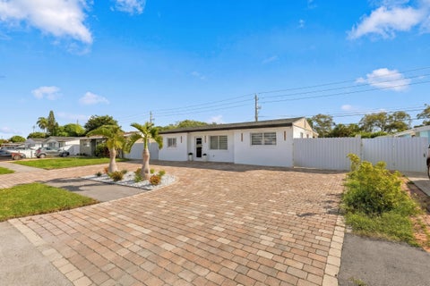 Tiny photo for 148 Browning Dr E, West Palm Beach, FL 33406 (MLS # B26090959)