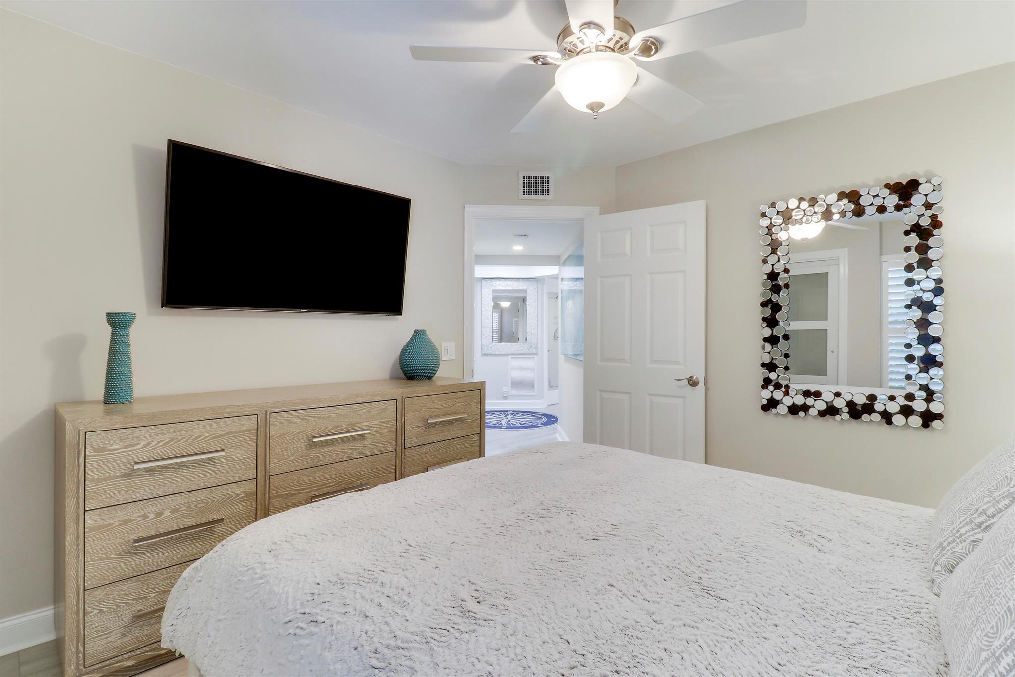 BAY COLONY CONDO - Residential Lease